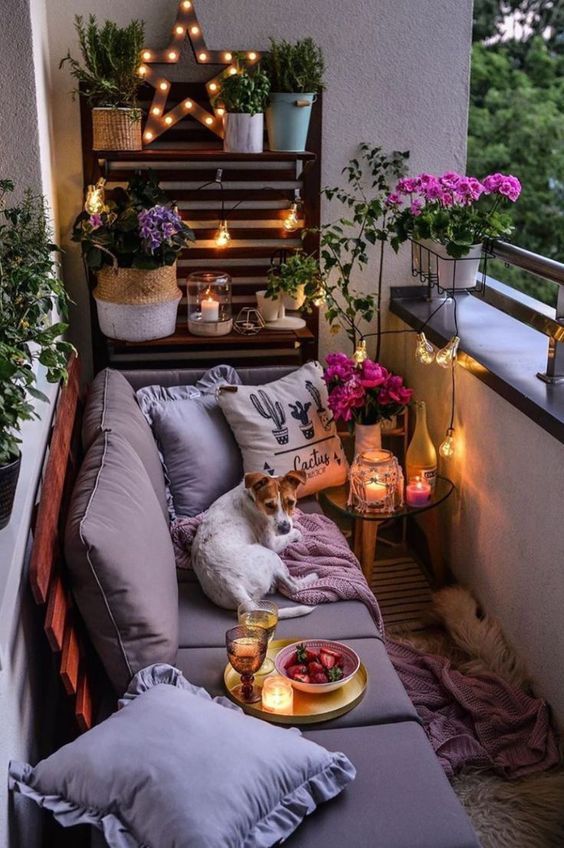  22 pomysły na dekorację małych balkonów