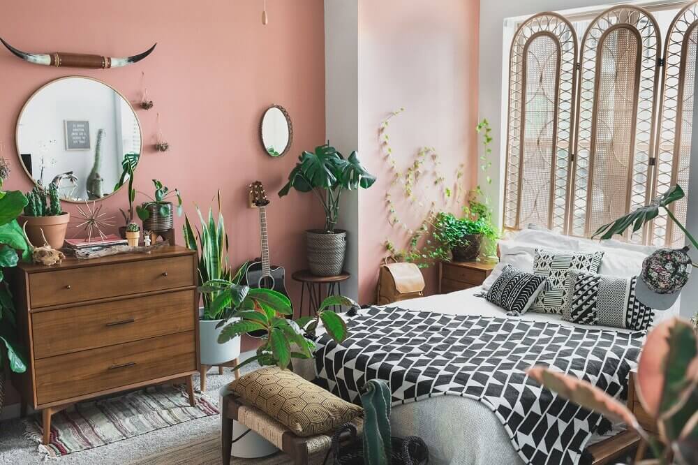  Wie man ein rosa Schlafzimmer dekoriert (für Erwachsene!)