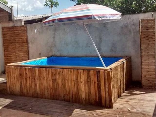  Xem cách xây dựng một hồ bơi chỉ với 300 reais