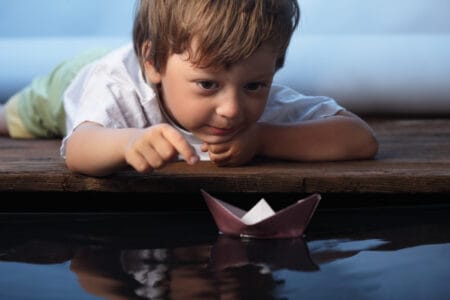  Origami evdə uşaqlarla birlikdə etmək üçün əla bir fəaliyyətdir.