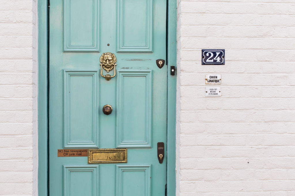  Советы по использованию цветных дверей: Цветные двери: архитектор дает советы, как сделать ставку на эту тенденцию