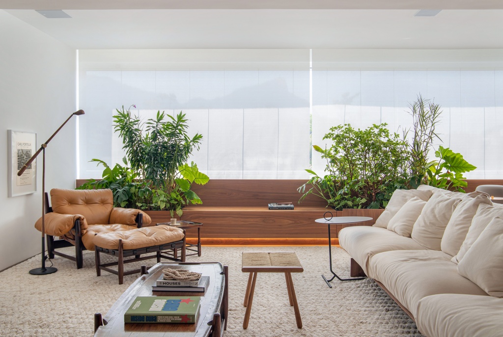  大理石と木材を基調としたブラジリアンデザインの160m²のアパートメント
