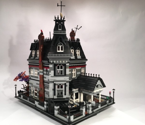  អ្នកគាំទ្របង្កើតផ្ទះគ្រួសារ Addams ខ្នាតតូចជាមួយនឹងឥដ្ឋ Lego