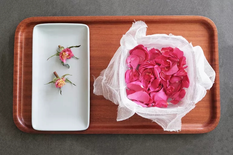  如何用鲜花制作DIY香水