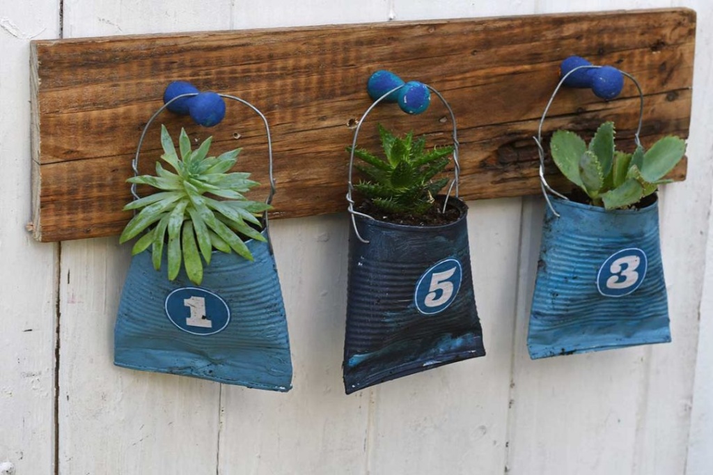  19 inspiracija iz recikliranih limenki vaza