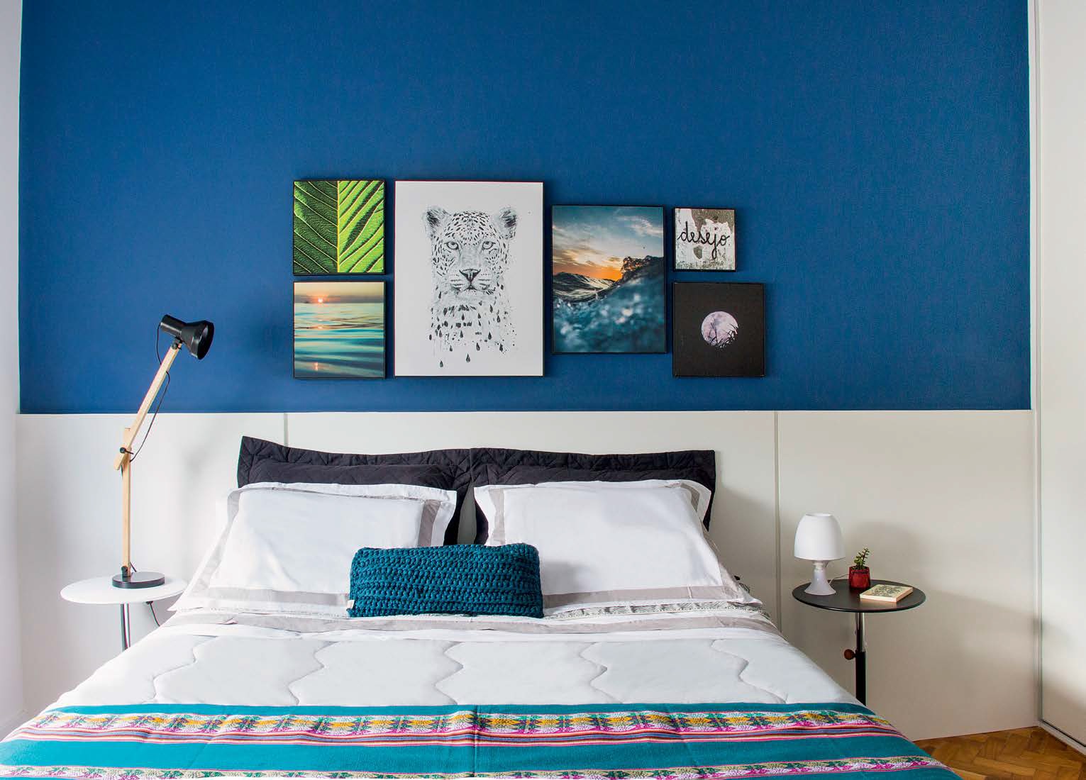  8 kahden hengen makuuhuonetta, joissa on siniset seinät